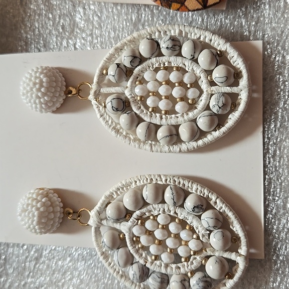 Elegant White and Brown Earrings Set of 2 - Picture 3 of 17